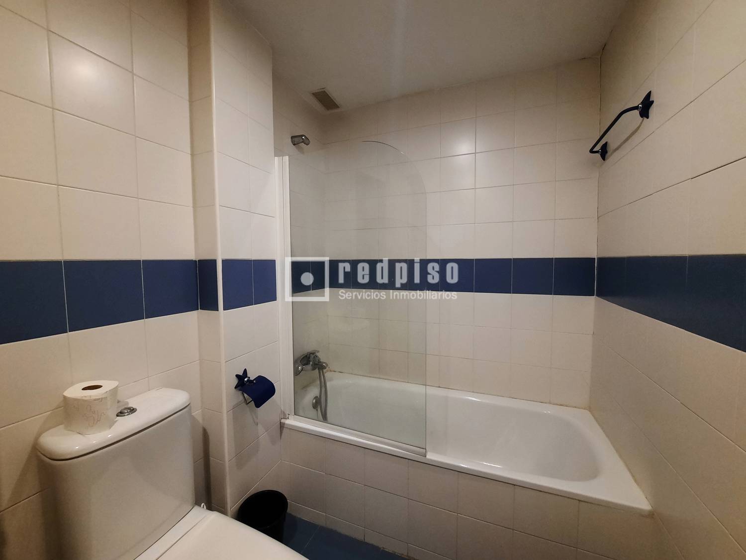 Piso en alquiler en  calle del Príncipe Carlos, Hortaleza, Madrid  17/25