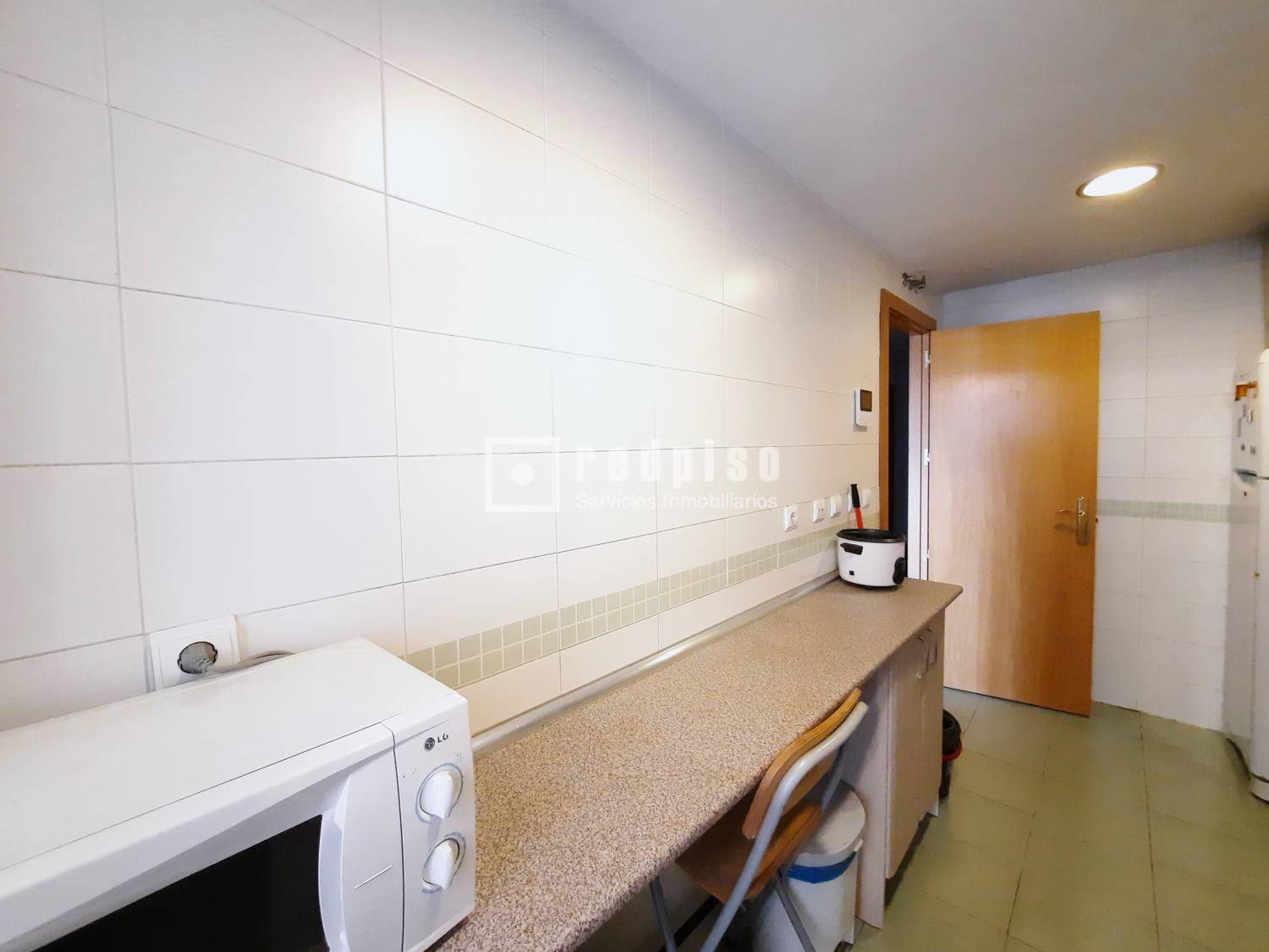 Piso en alquiler en  calle del Príncipe Carlos, Hortaleza, Madrid  11/25