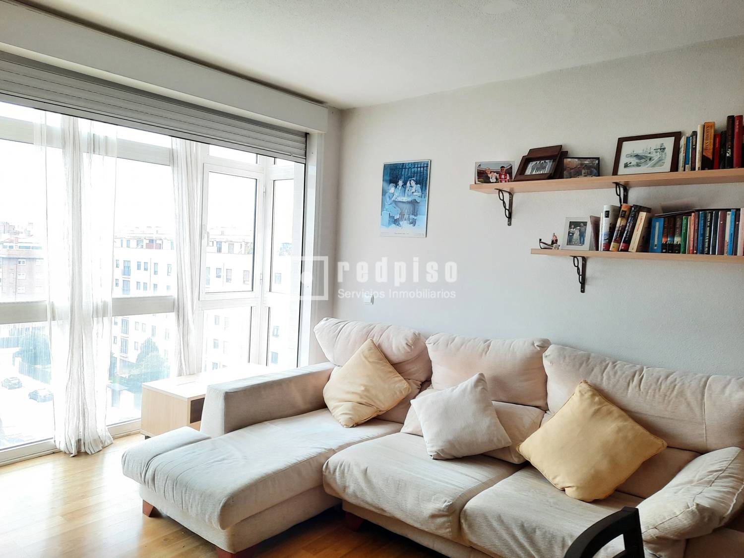 Piso en alquiler en  calle del Príncipe Carlos, Hortaleza, Madrid  4/25