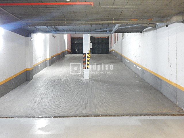 Parking en alquiler en  calle de Fuencarral, Madrid  1/1