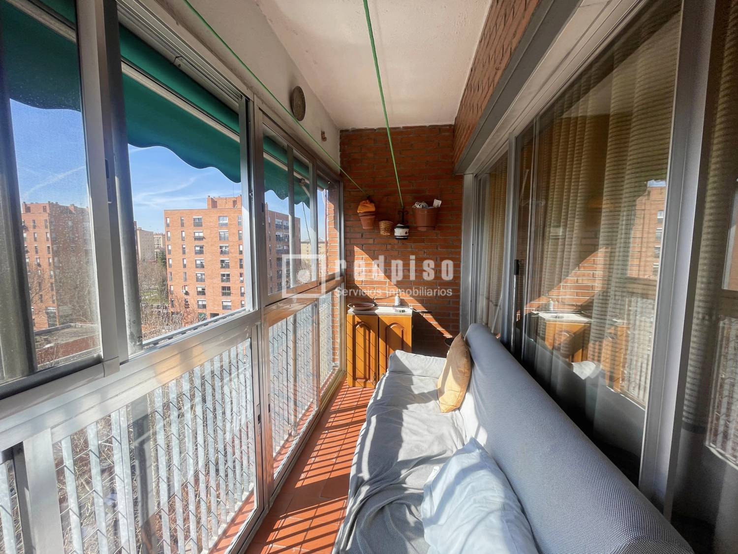 Piso en venta en calle De Jayena, Madrid, Madrid 5/27