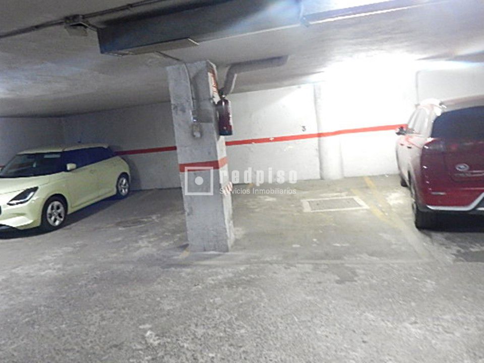 Garaje en alquiler en  calle de la Libertad, Madrid  3/23