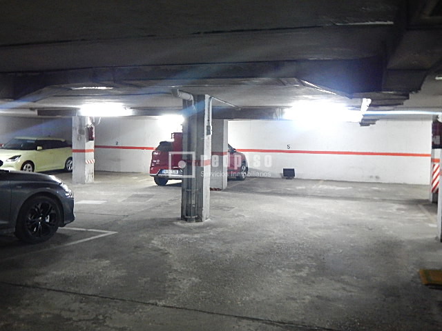 Garaje en alquiler en  calle de la Libertad, Madrid  13/23