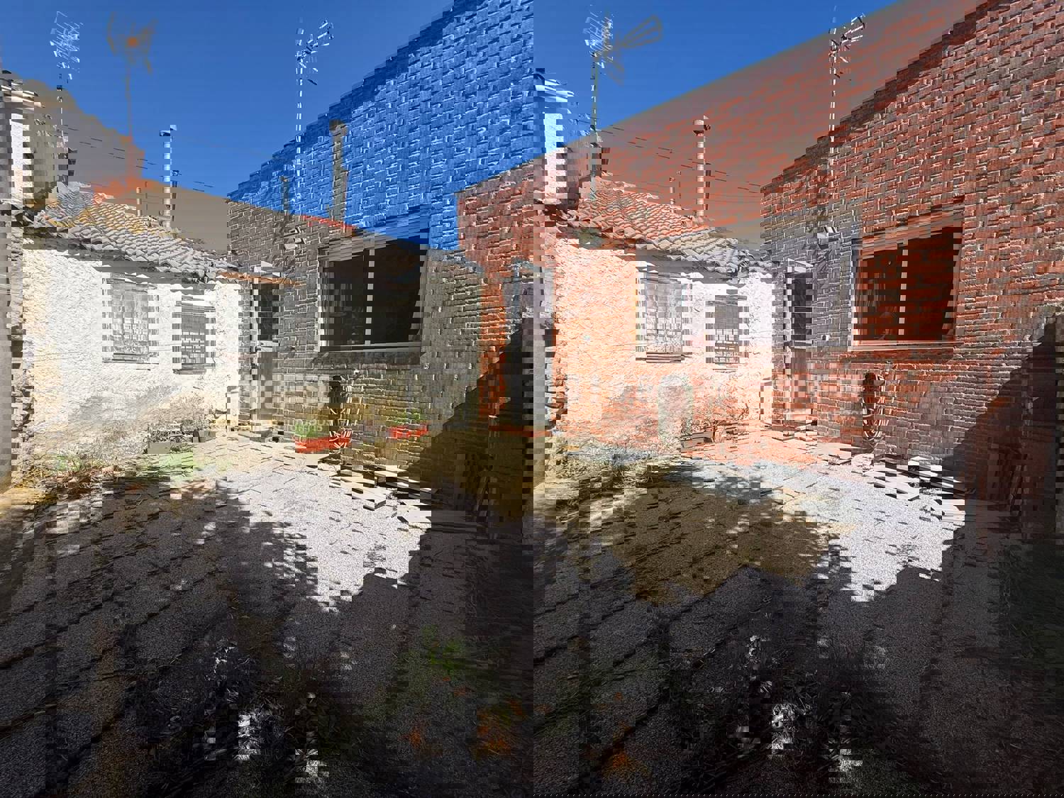 Casa en venta en  calle Real, Tolbaños, Ávila  13/18