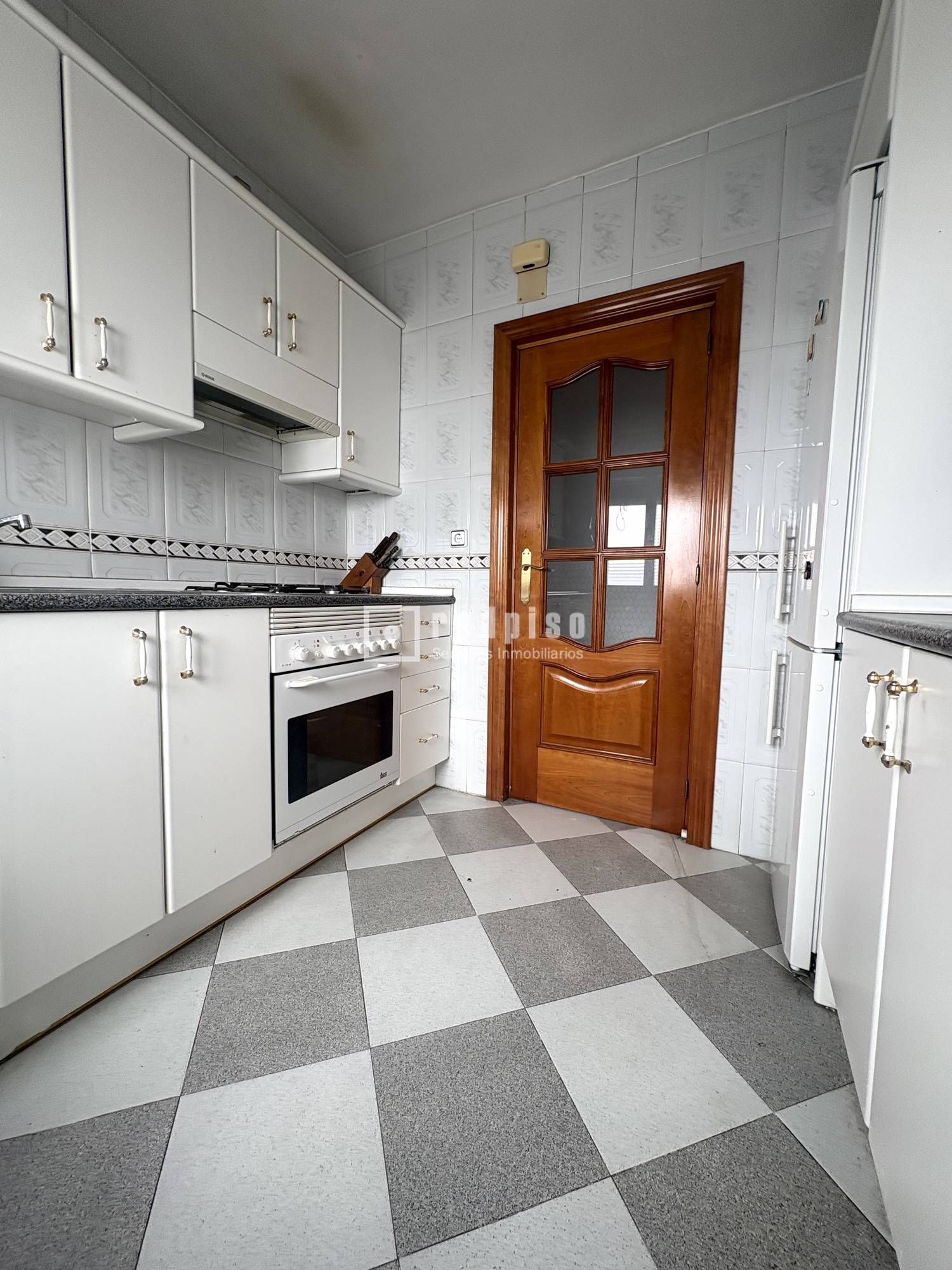 Piso en venta en  calle de Gutierre de Cetina, Madrid  1/1