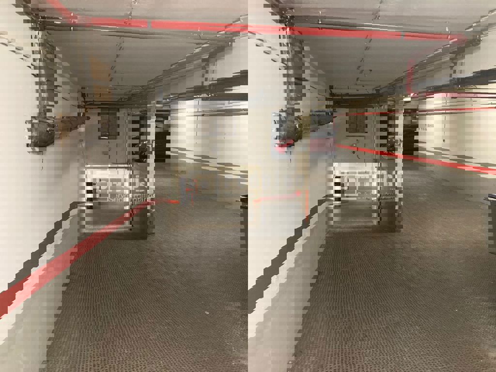 Parking en alquiler en calle De Valverde, Chamberí, Madrid 3/10