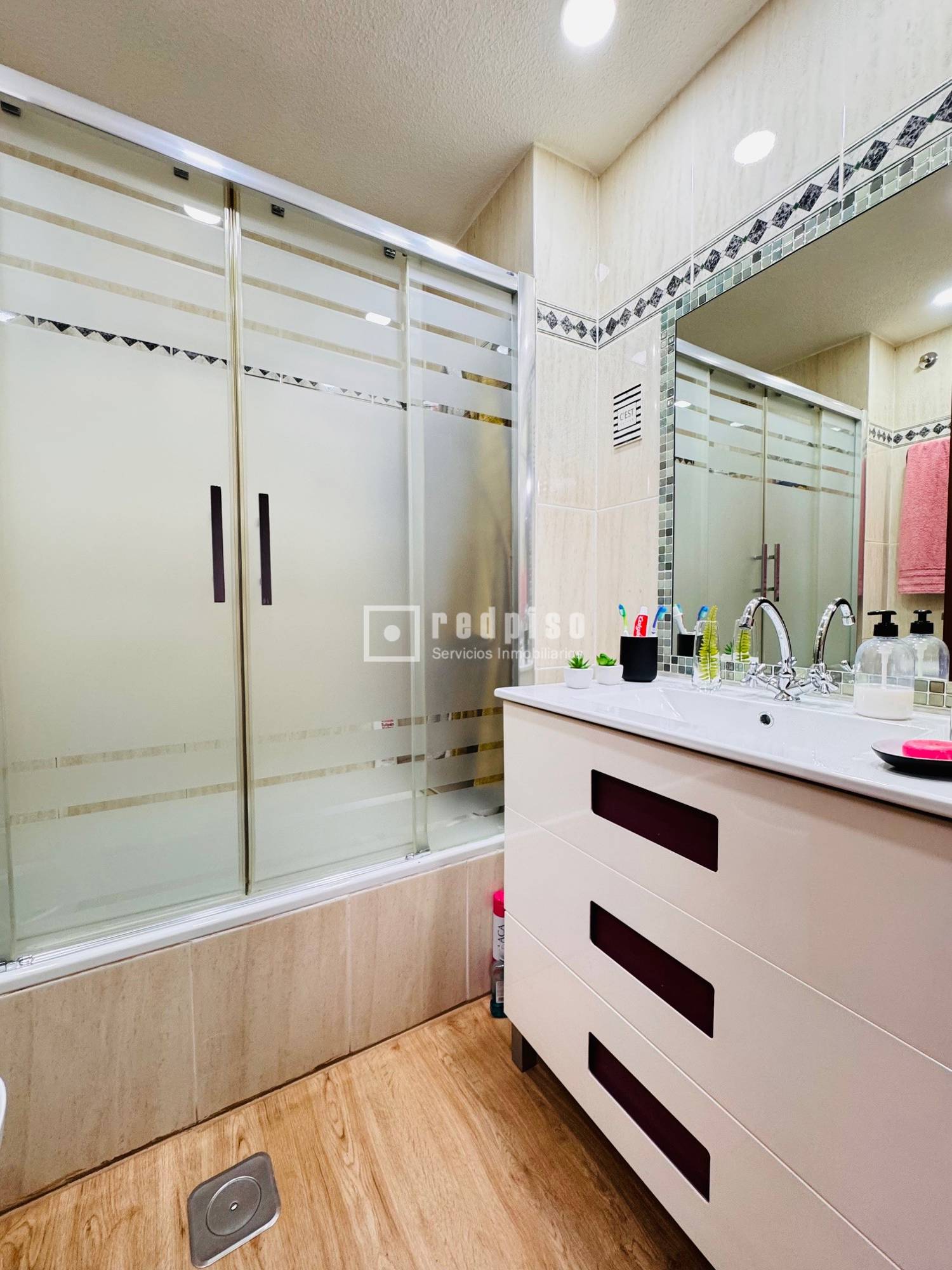 Piso en venta en calle Vitoria, Fuenlabrada, Madrid 7/30