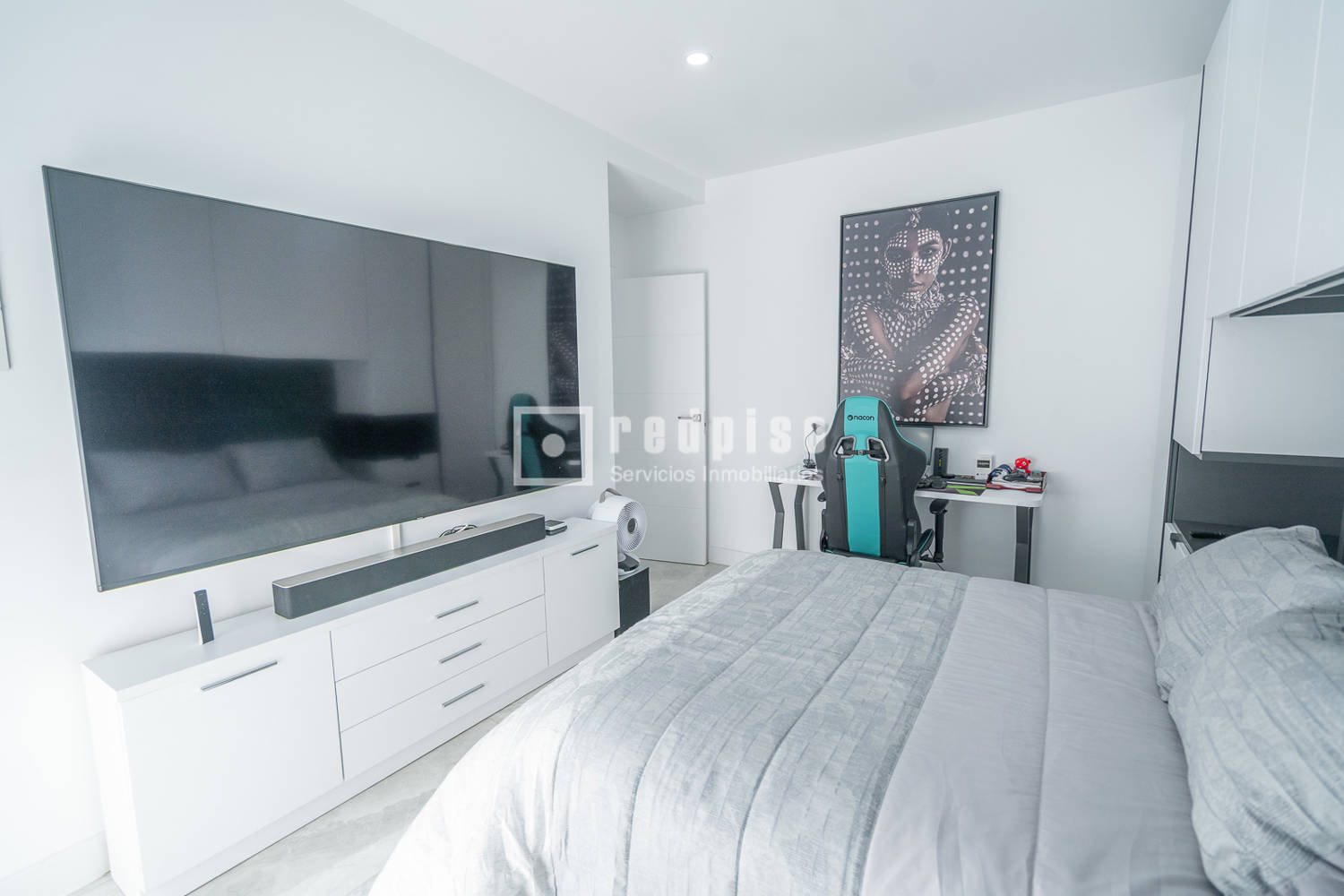 Casa en venta en  calle de Benito Pérez Galdós, 56, Arroyomolinos, Madrid  32/53