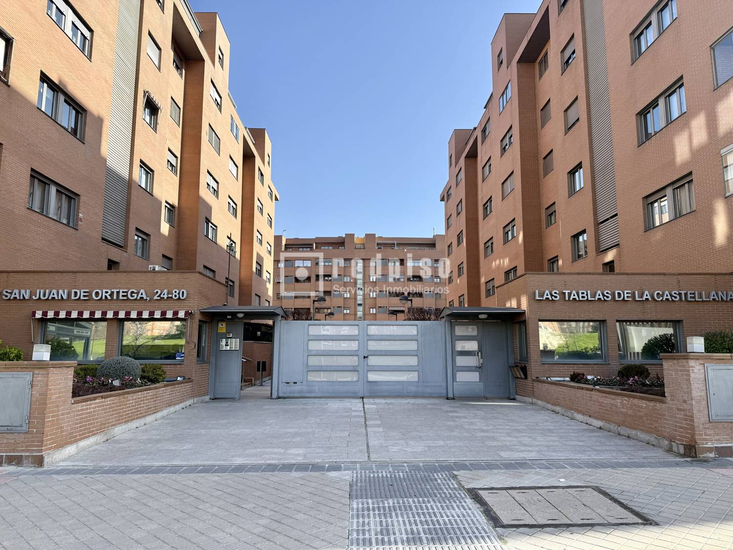 Piso en venta en  calle de San Juan de Ortega, Fuencarral-El Pardo, Madrid  1/1