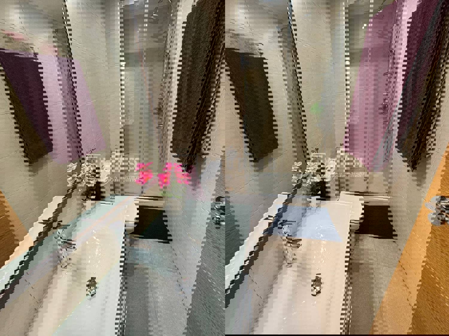 Piso en venta en  avenida de Madrid, Coslada, Madrid  23/25