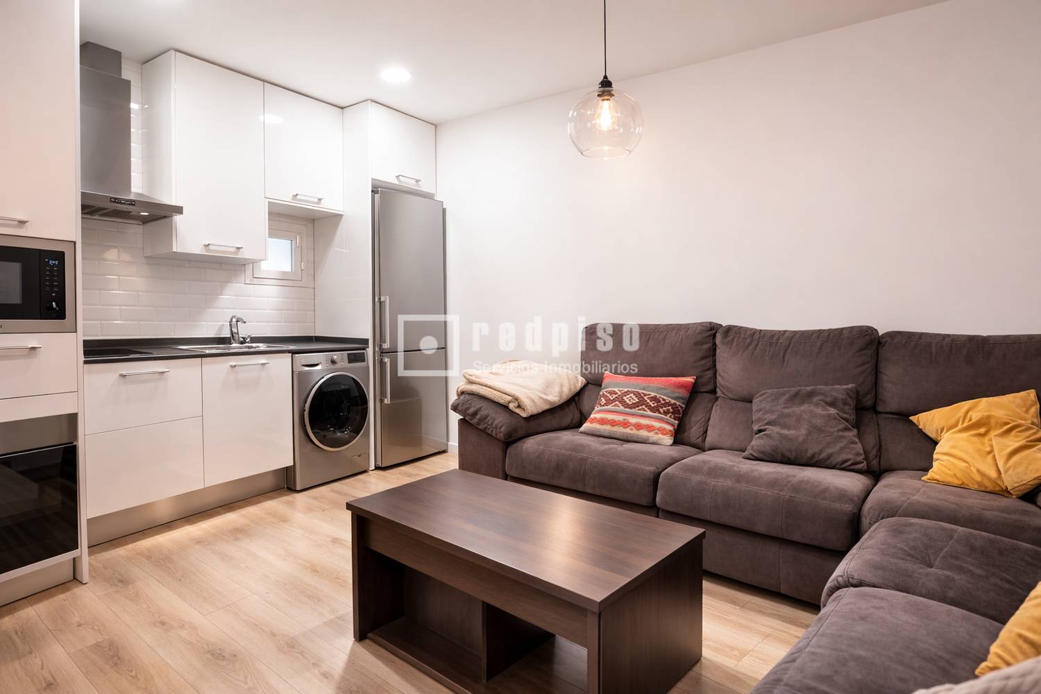 Piso en alquiler en  calle de Treviño, Madrid  1/1