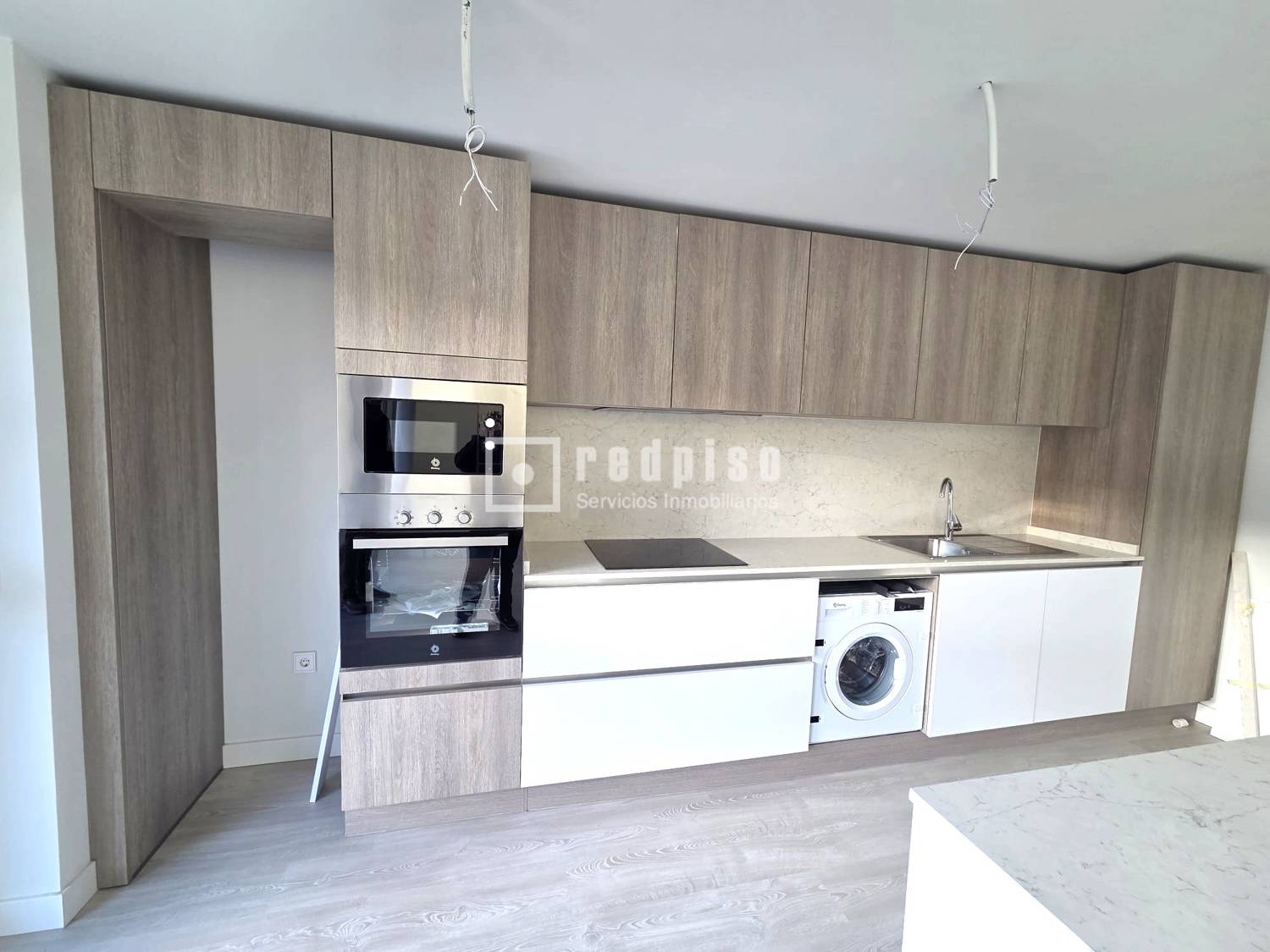 Casa en alquiler en  calle de Manuel Azaña, Madrid  8/30