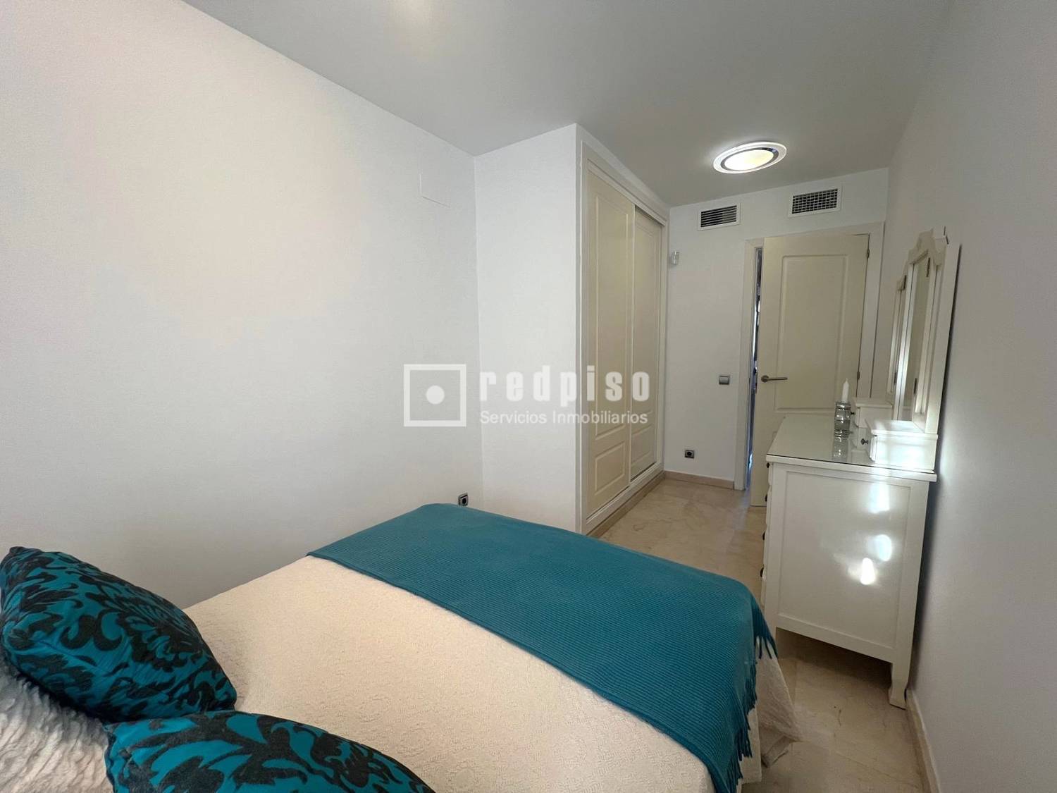 Piso en alquiler en calle De Las Salinas, Benalmádena, Málaga 3/17