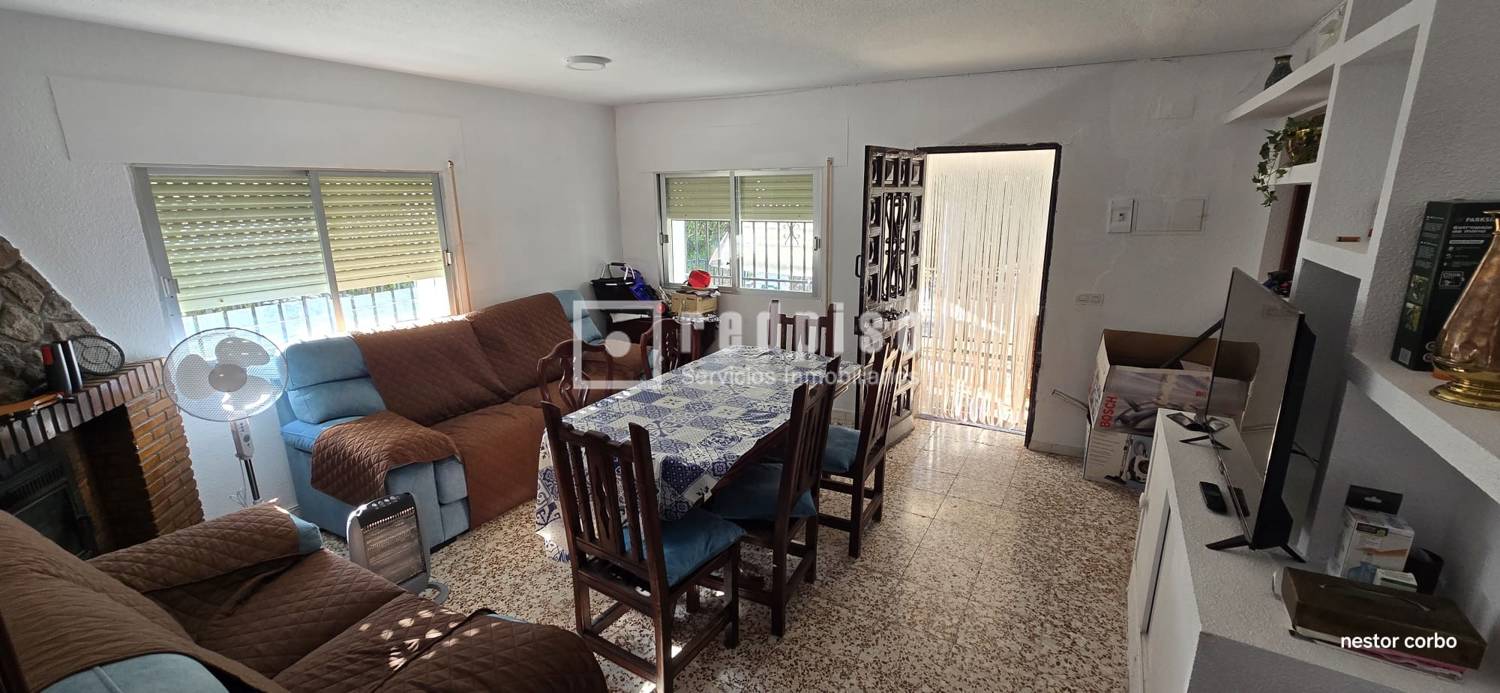 Casa en venta en Hontoba, Guadalajara 8/27
