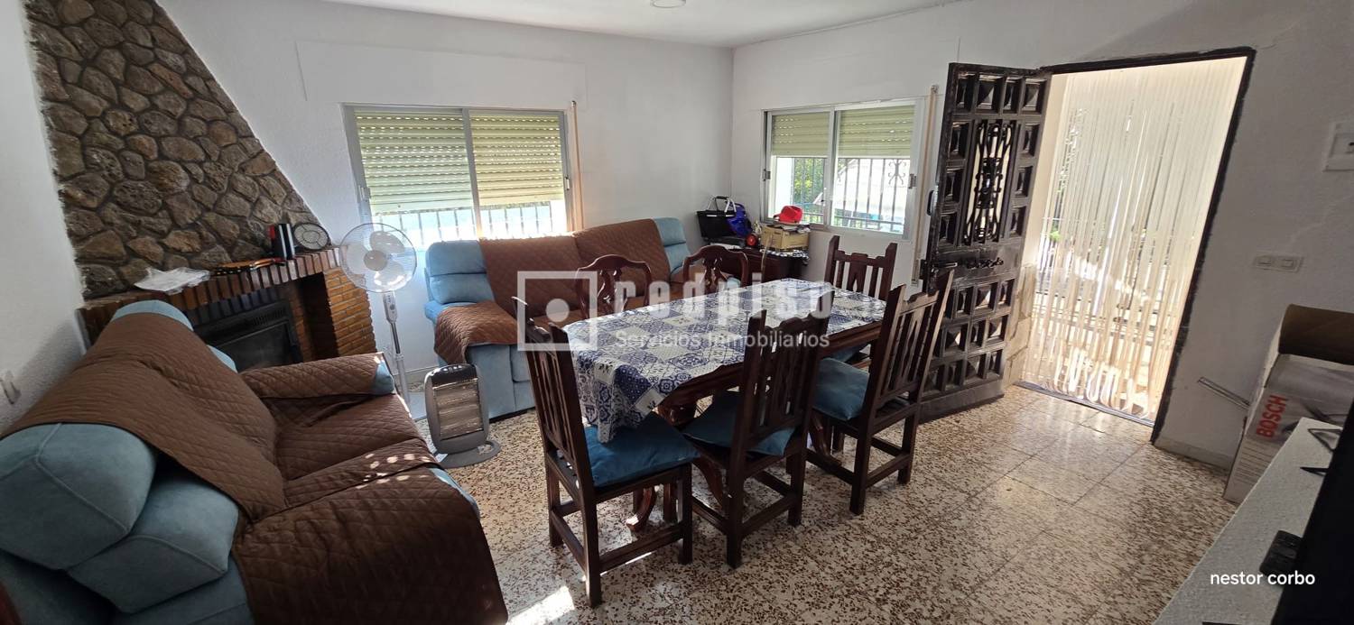 Casa en venta en Hontoba, Guadalajara 4/27
