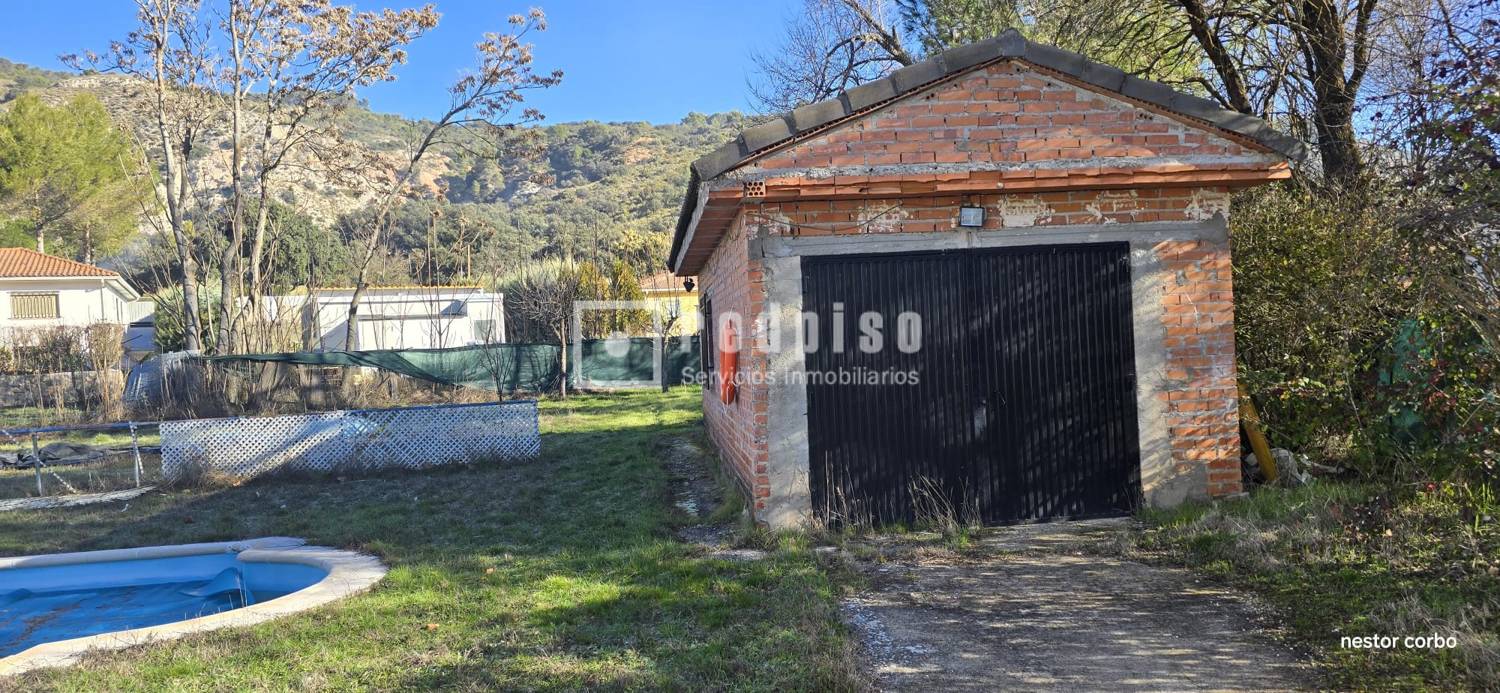 Casa en venta en Hontoba, Guadalajara 3/27