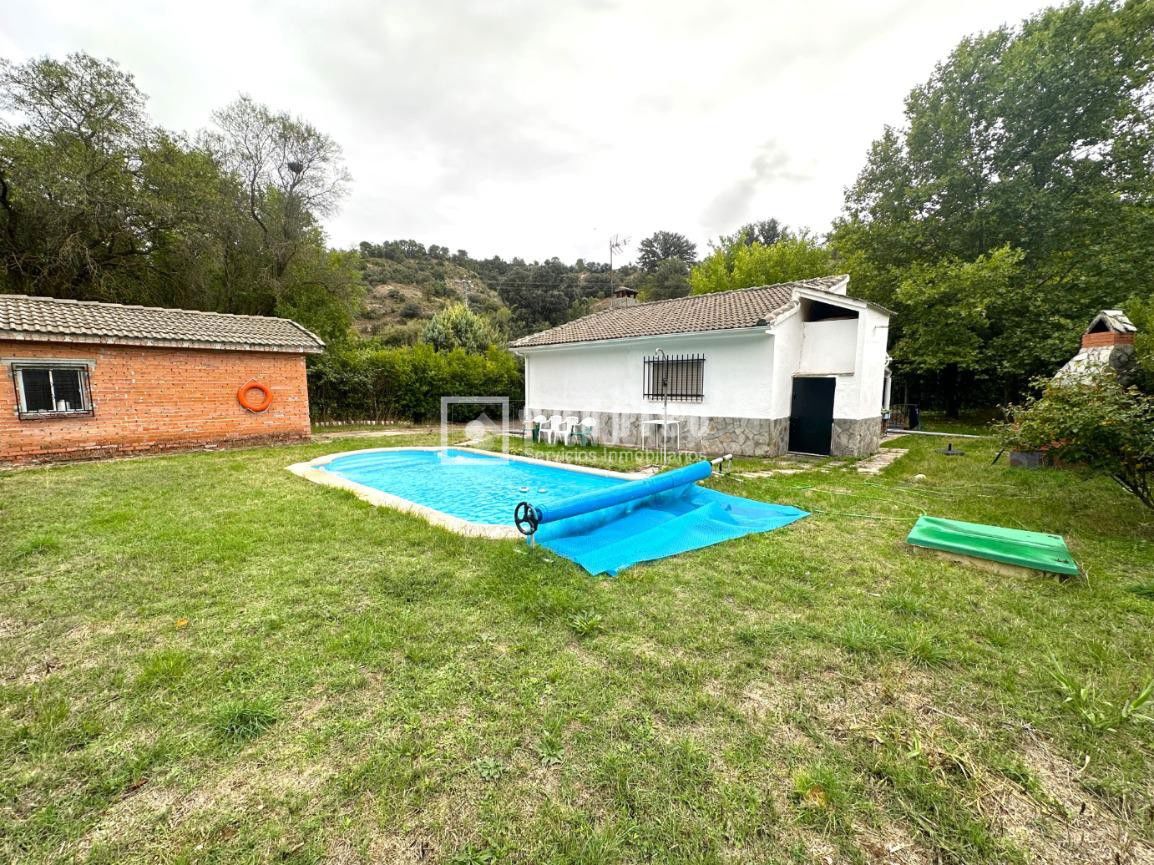 Casa en venta en  Hontoba, Guadalajara  1/1