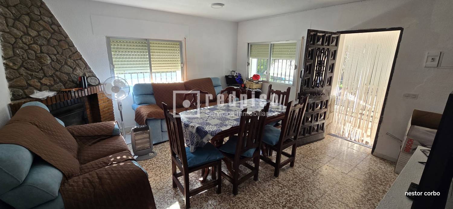 Casa en venta en Hontoba, Guadalajara 6/27