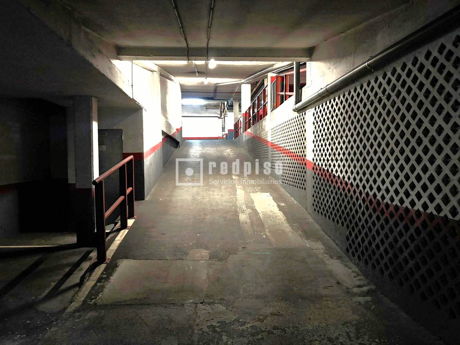 Garaje en alquiler en calle De San Bernardo, Madrid, Madrid 2/5