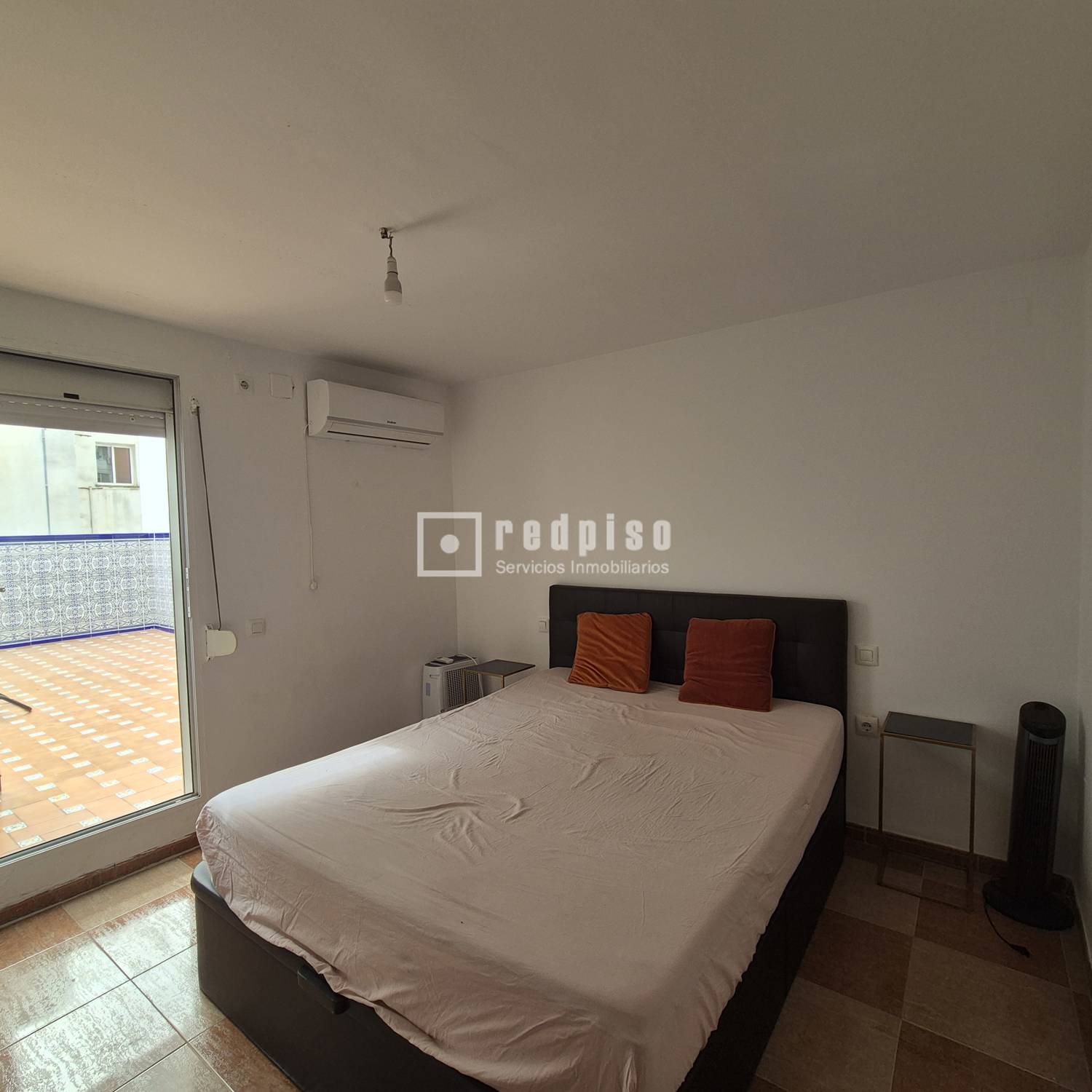 Piso en alquiler en  calle de la Virgen de la Estrella, Sevilla  7/25