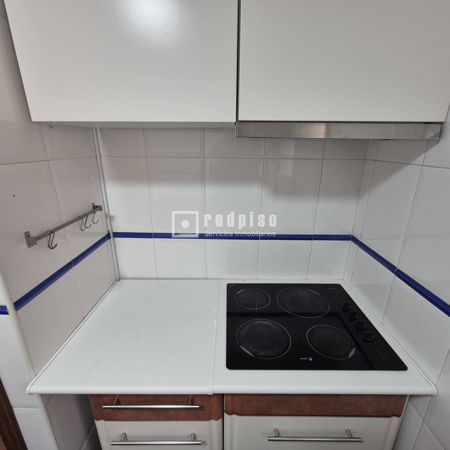 Piso en alquiler en  calle de la Virgen de la Estrella, Sevilla  16/25