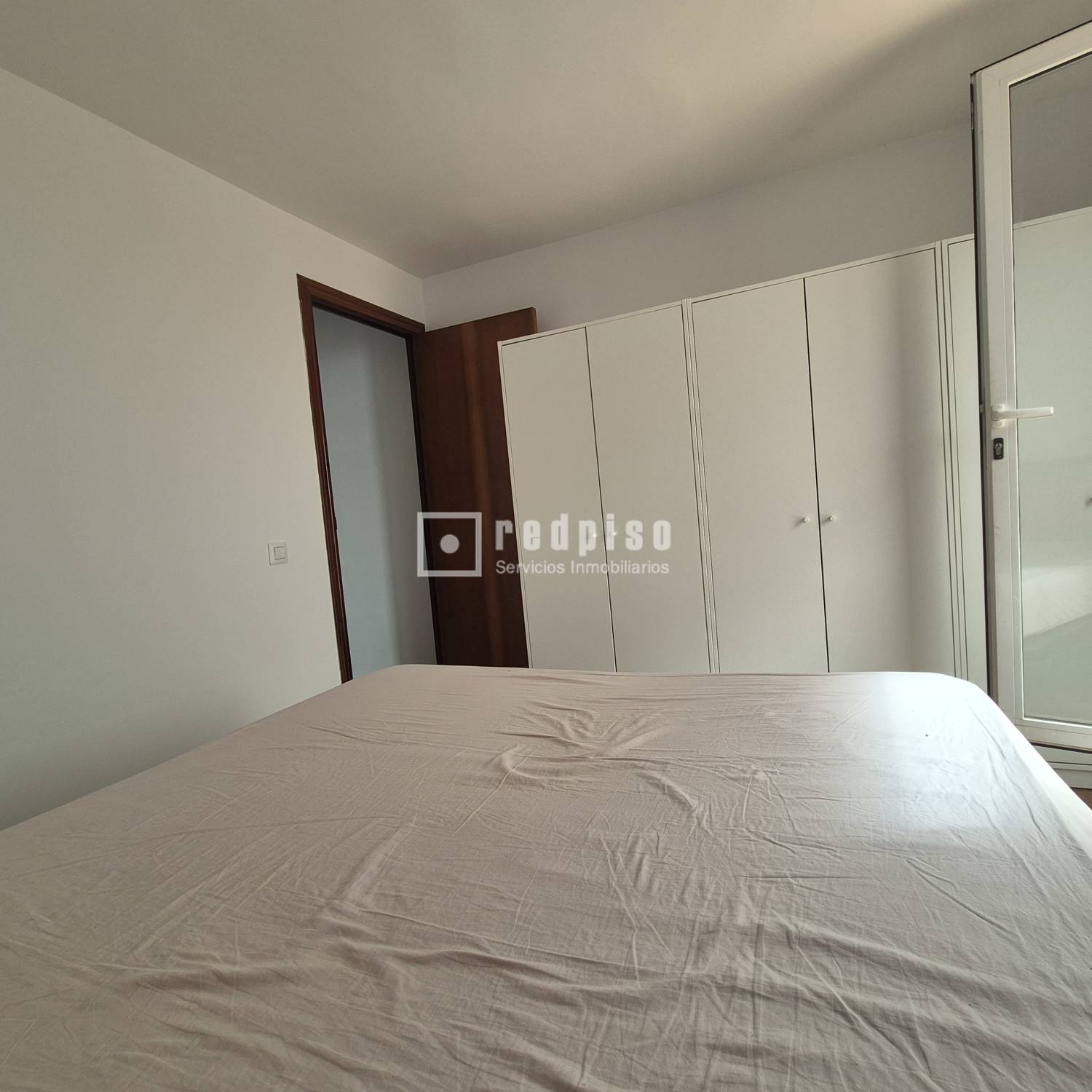 Piso en alquiler en  calle de la Virgen de la Estrella, Sevilla  9/25