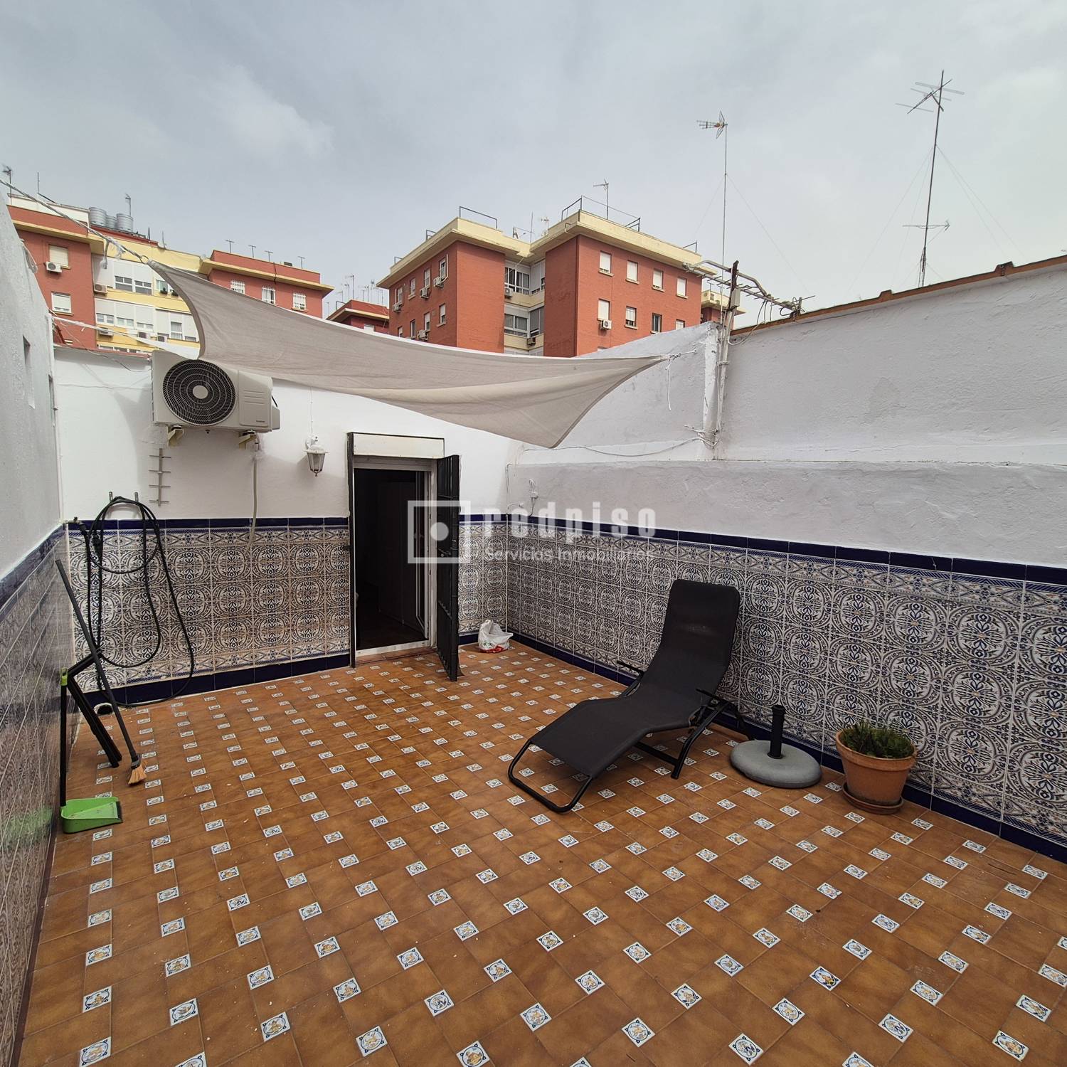 Piso en alquiler en  calle de la Virgen de la Estrella, Sevilla  22/25