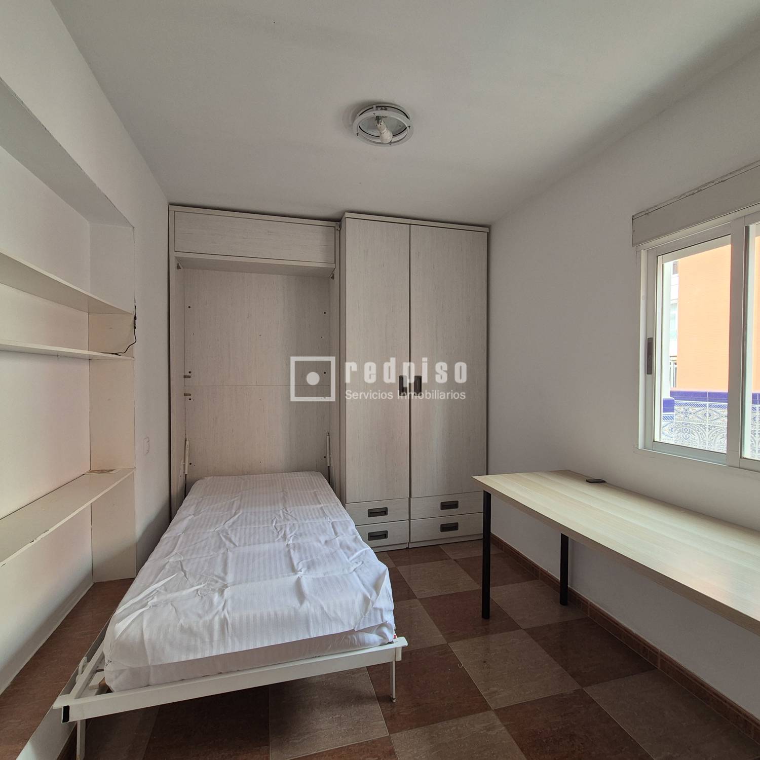 Piso en alquiler en  calle de la Virgen de la Estrella, Sevilla  11/25