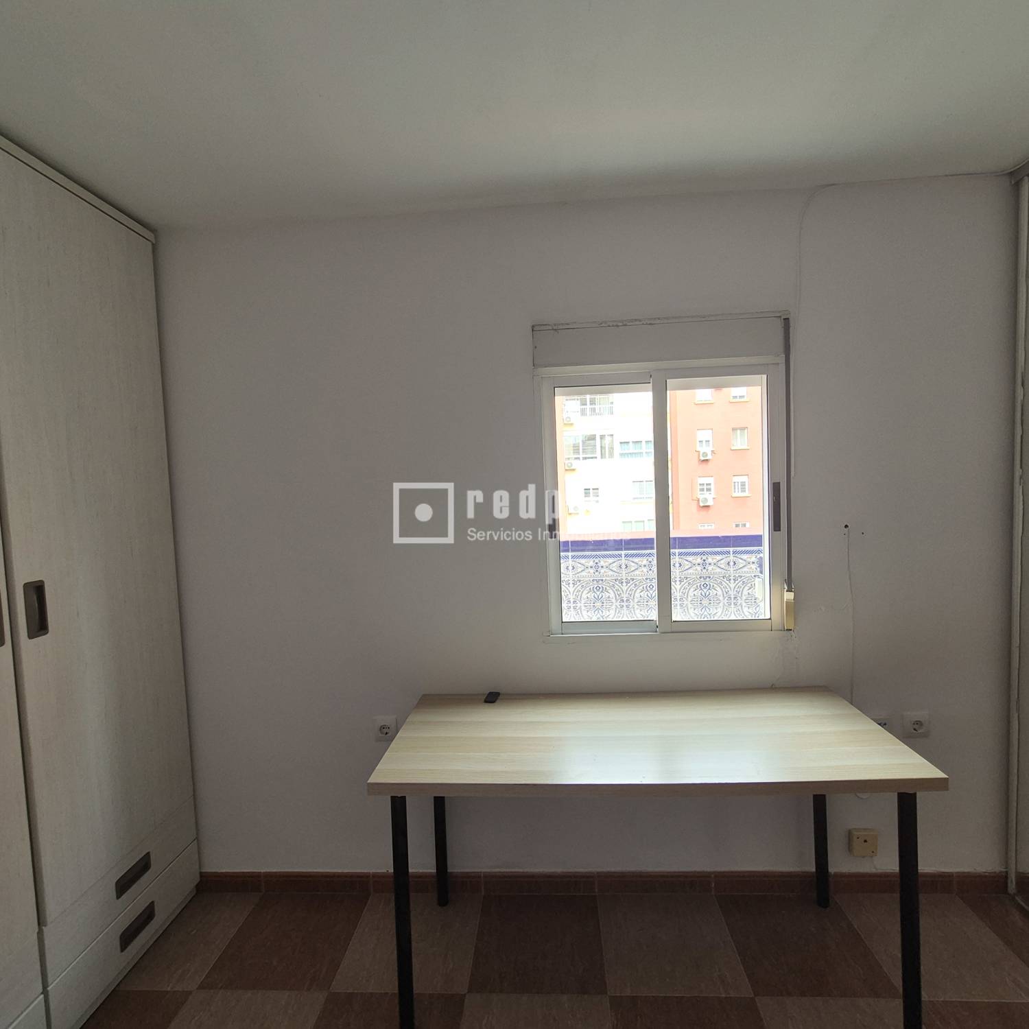 Piso en alquiler en  calle de la Virgen de la Estrella, Sevilla  13/25