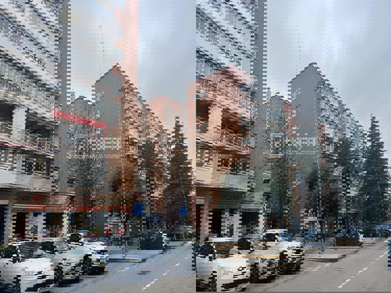 Piso en venta en  calle de La del Manojo de Rosas, Villaverde, Madrid  1/1