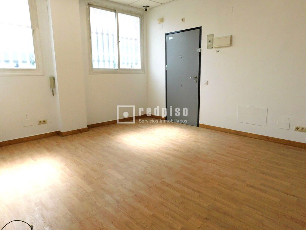 Local en alquiler en  Villaverde, Madrid  2/16