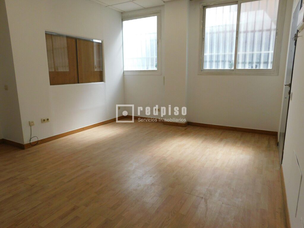 Local en alquiler en  Villaverde, Madrid  3/16