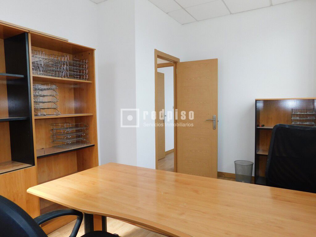 Local en alquiler en  Villaverde, Madrid  12/16