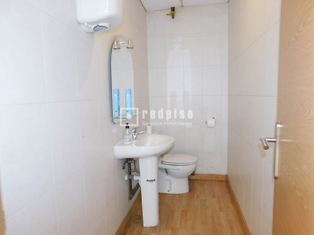 Local en alquiler en  Villaverde, Madrid  9/16