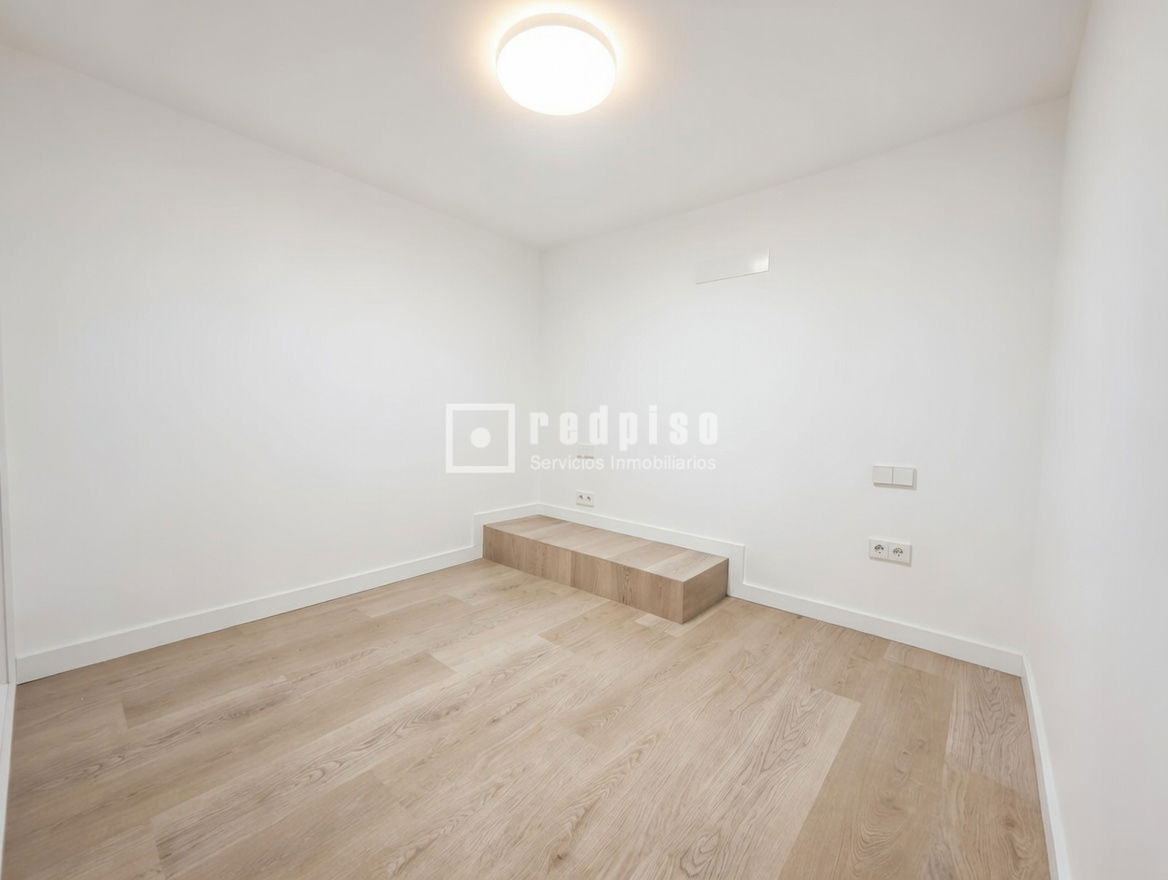 Local en venta en  Alcorcón, Madrid  10/21