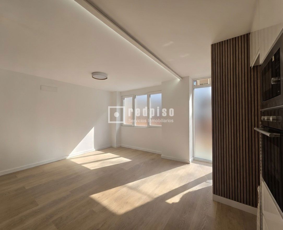 Local en venta en  Alcorcón, Madrid  4/21