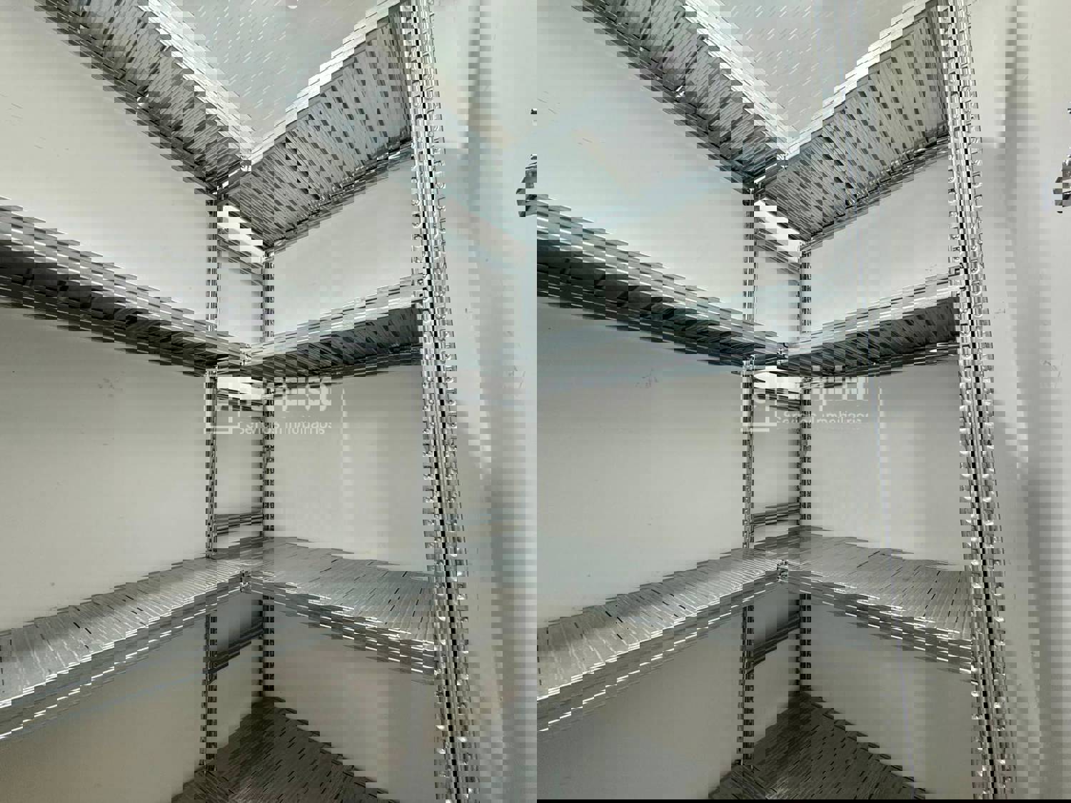 Trastero en venta en  calle del Monte Aya, Vallecas, Madrid  4/9