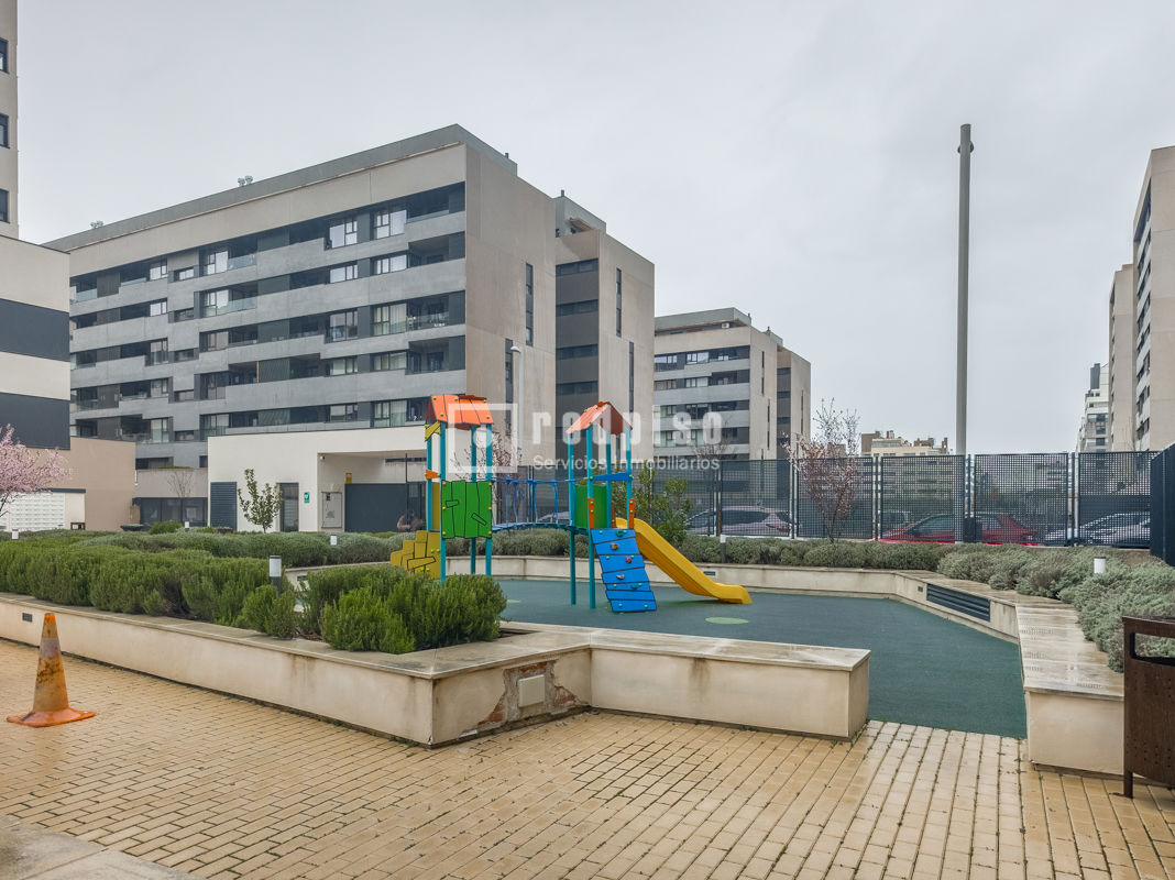 Piso en alquiler en calle De Anna Frank, Vicálvaro, Madrid 25/27