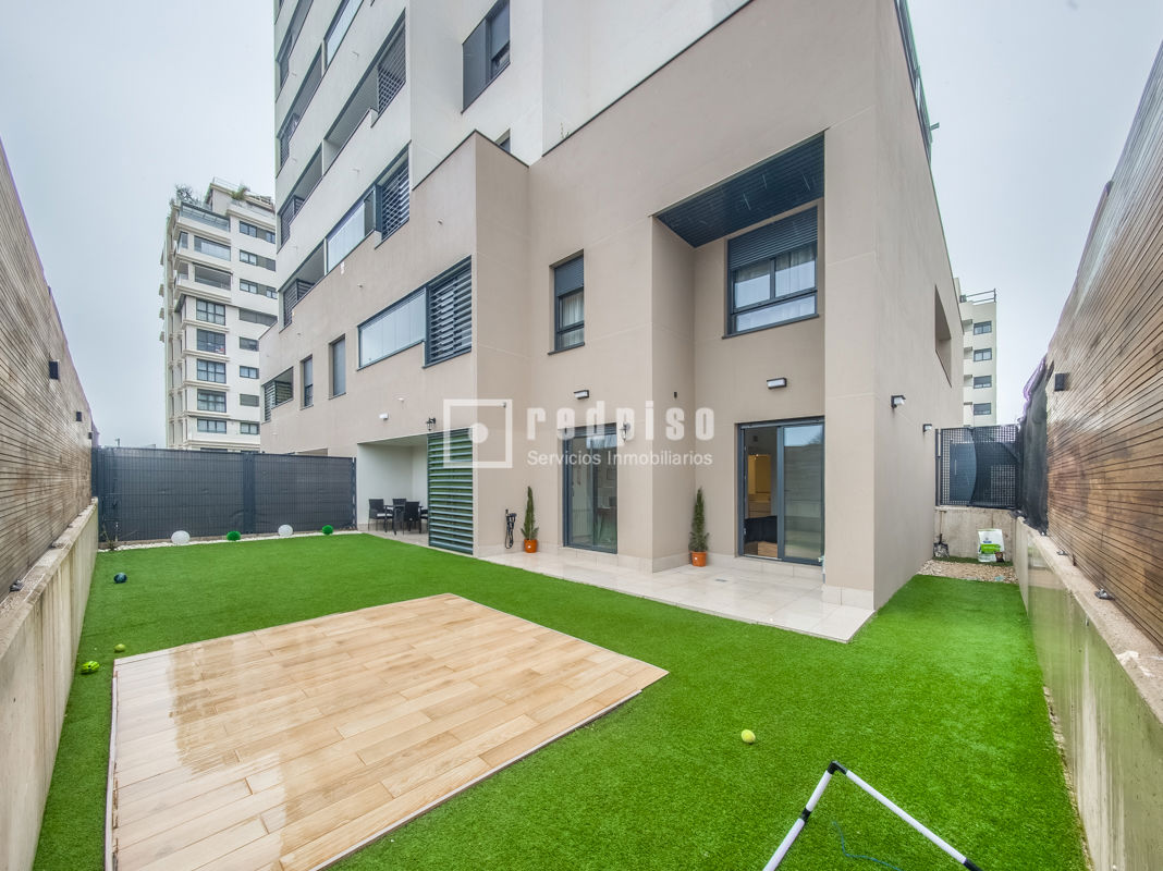 Piso en alquiler en  calle de Anna Frank, Vicálvaro, Madrid  1/1