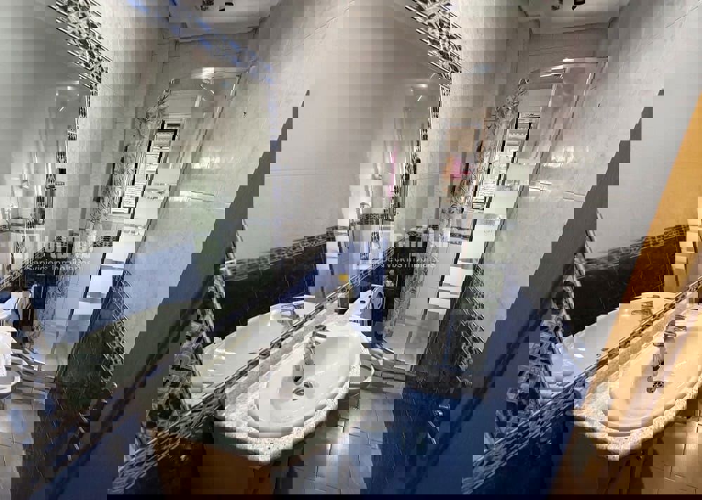 Piso en venta en calle De Josué Lillo, Madrid, Madrid 6/7