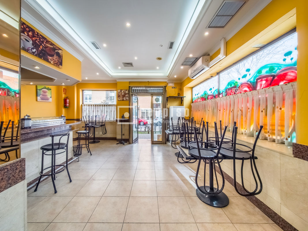 Local en venta en  Alcorcón, Madrid  1/16