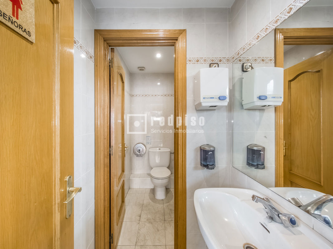 Local en venta en  Alcorcón, Madrid  14/16