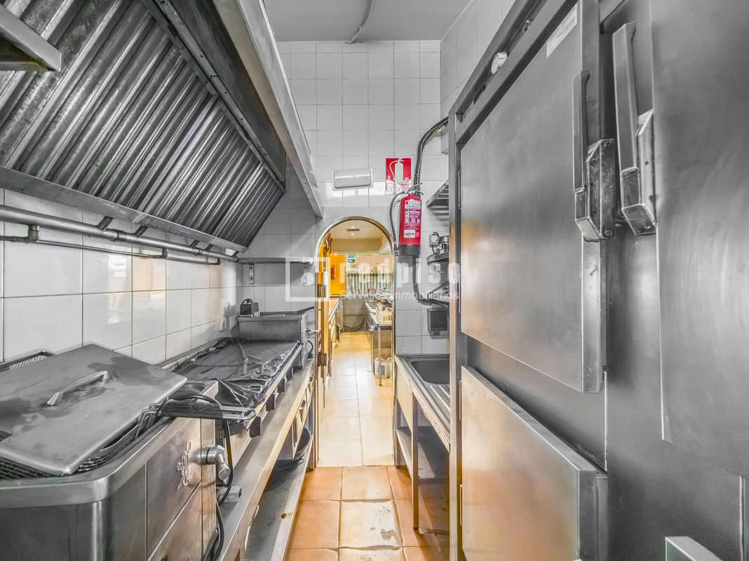 Local en venta en  Alcorcón, Madrid  9/16