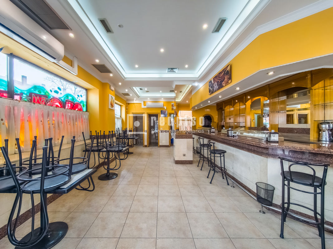 Local en venta en  Alcorcón, Madrid  2/16