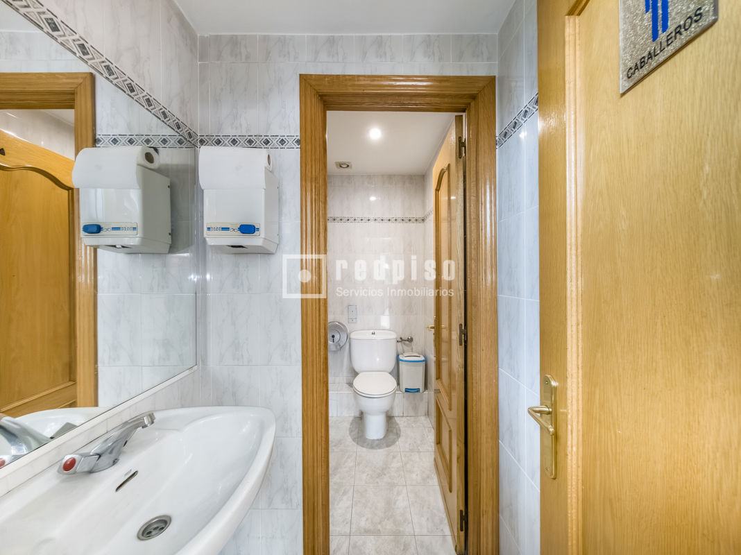 Local en venta en  Alcorcón, Madrid  10/16