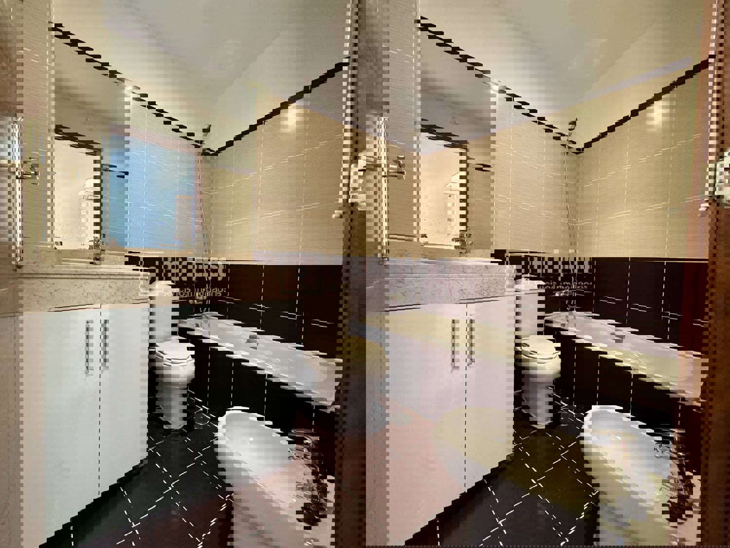 Piso en venta en calle Nueve, El Escorial, Madrid 9/13