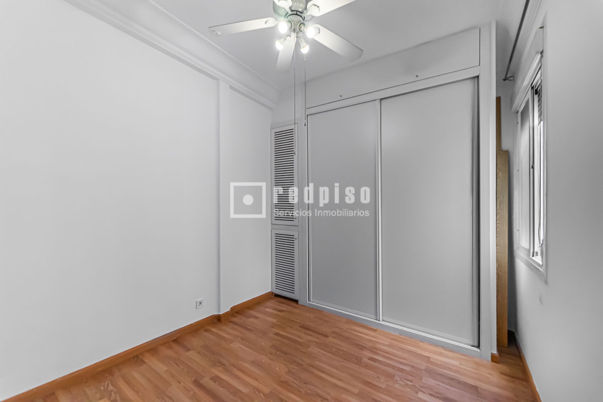 Piso en alquiler en calle De Fernando El Católico, Madrid, Madrid 13/30