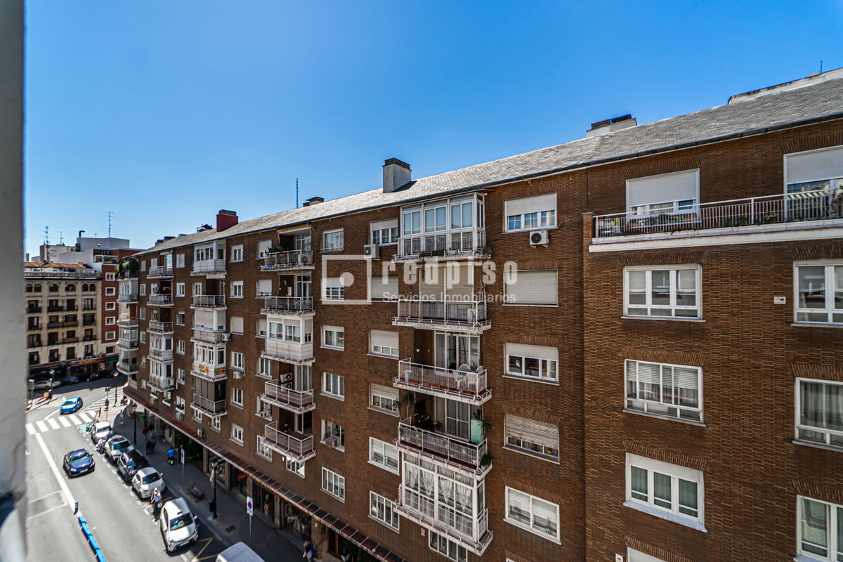 Piso en alquiler en calle De Fernando El Católico, Madrid, Madrid 8/30