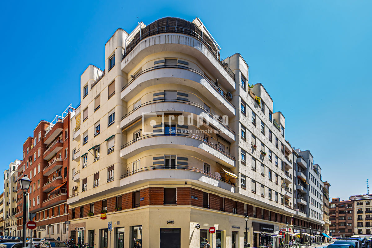 Piso en alquiler en  calle de Fernando el Católico, Madrid  1/1