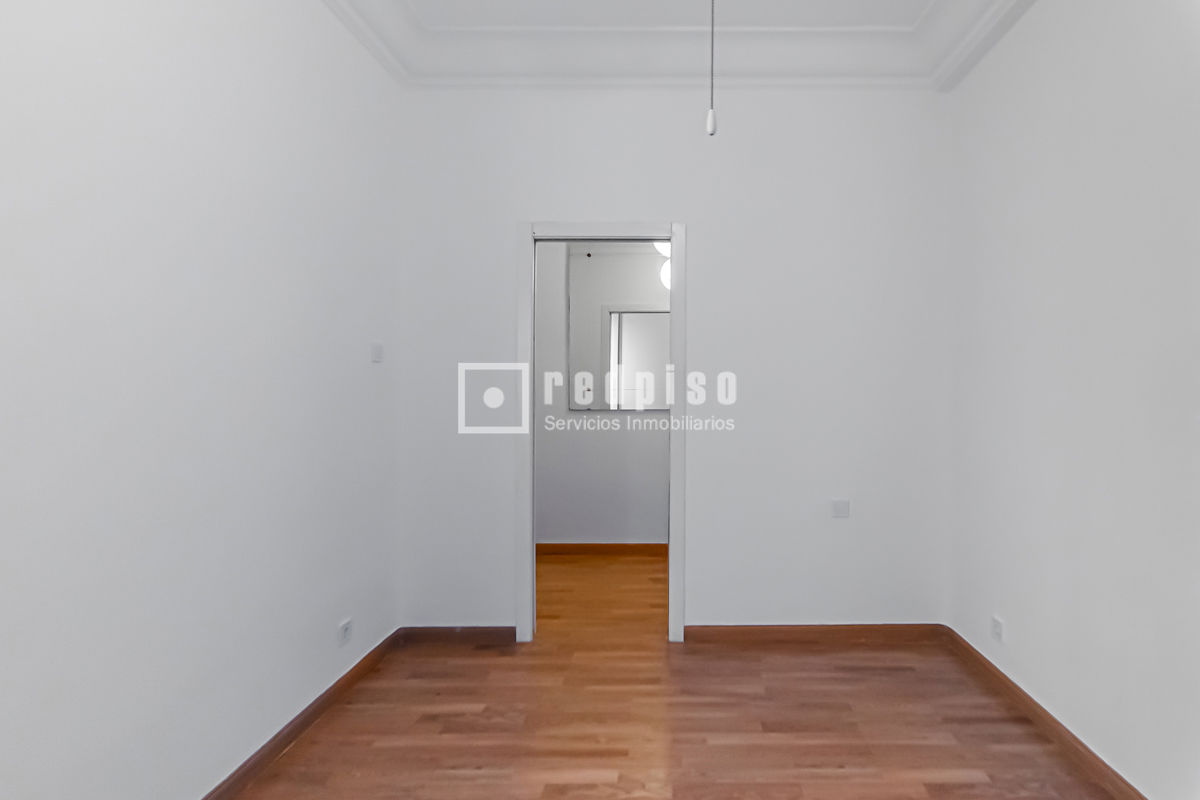 Piso en alquiler en calle De Fernando El Católico, Madrid, Madrid 15/30